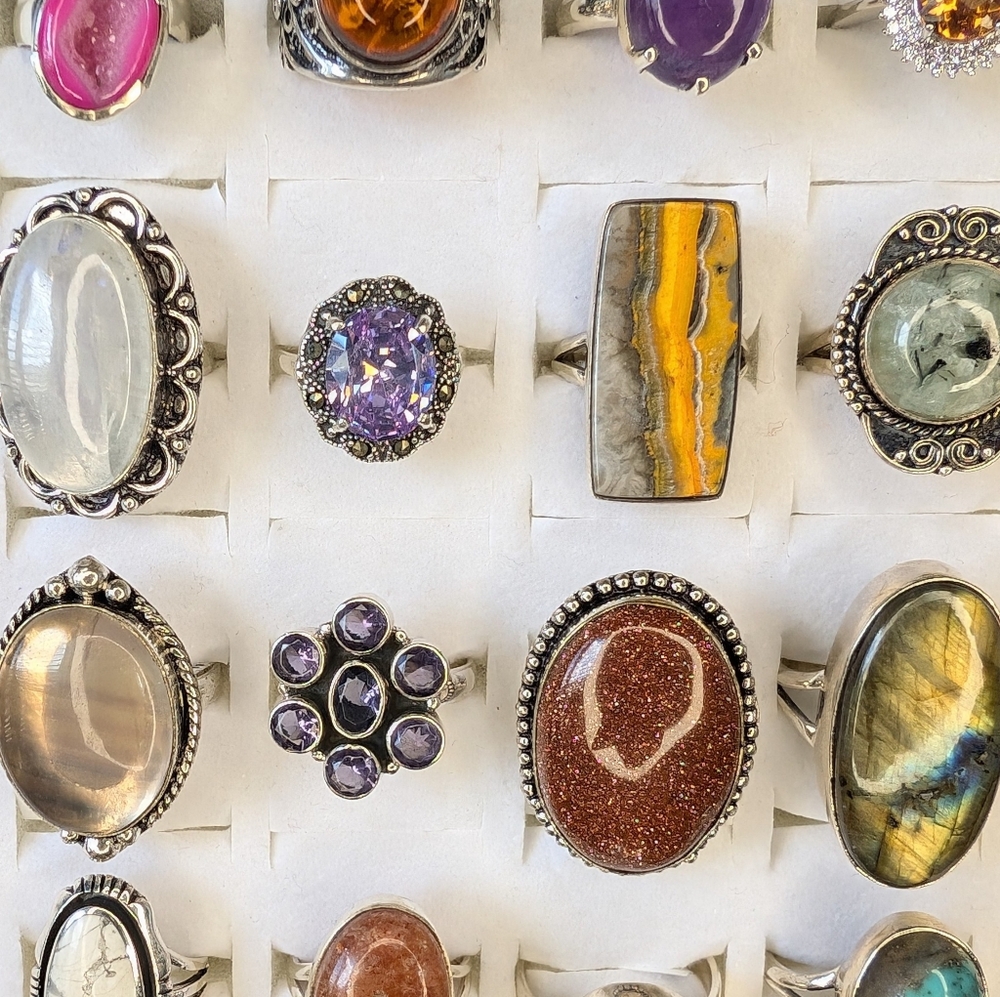 Rings LIVE LISTING - Picture 4 of 4